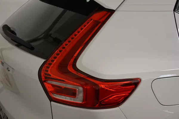Volvo XC40 2,0 D3 DRIVE-E Momentum PRO Aw - foto 35