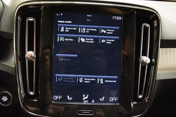 Volvo XC40 2,0 D3 DRIVE-E Momentum PRO Aw - foto 39