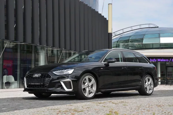 Audi A4 Avant S Line 5 Let Záruka+Serv