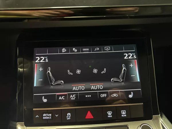 Audi e-tron 50 QUATTRO BUSSINES 1 Majitel - foto 17