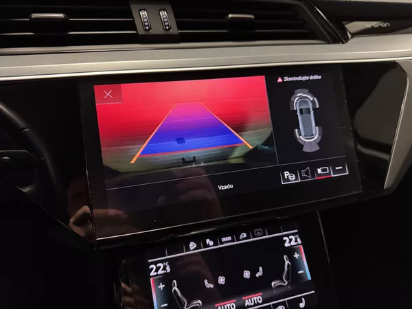 Audi e-tron 50 QUATTRO BUSSINES 1 Majitel - foto 18