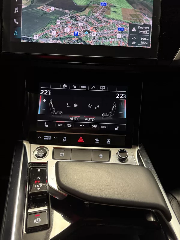 Audi e-tron 50 QUATTRO BUSSINES 1 Majitel - foto 20