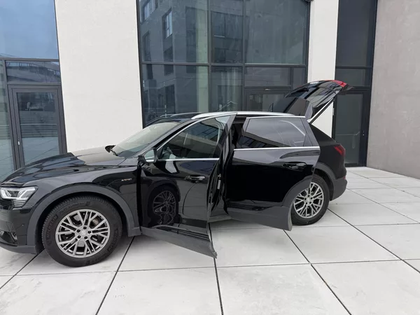 Audi e-tron 50 QUATTRO BUSSINES 1 Majitel - foto 40
