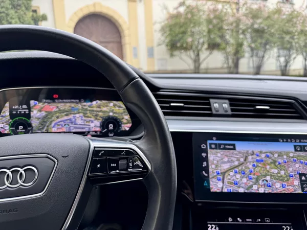 Audi e-tron 50 QUATTRO BUSSINES 1 Majitel - foto 43