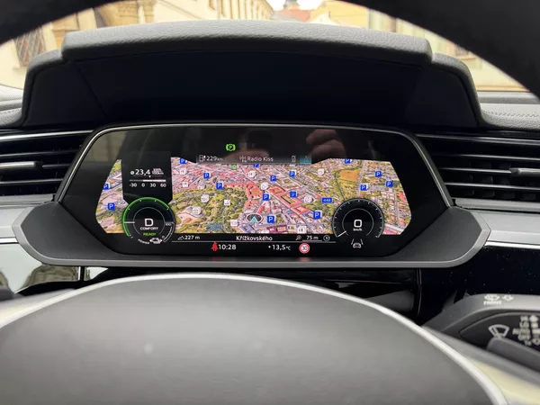 Audi e-tron 50 QUATTRO BUSSINES 1 Majitel - foto 44