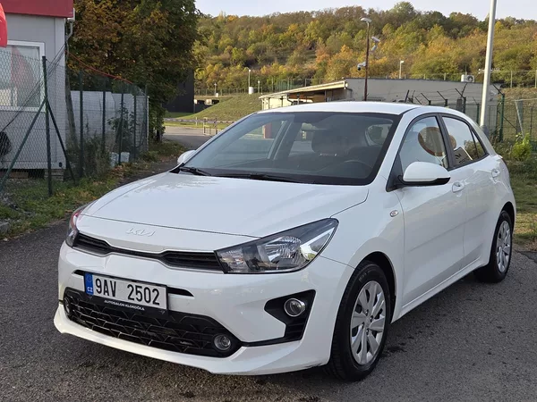 Kia Rio 1,2i lze i na splátky VŠEM