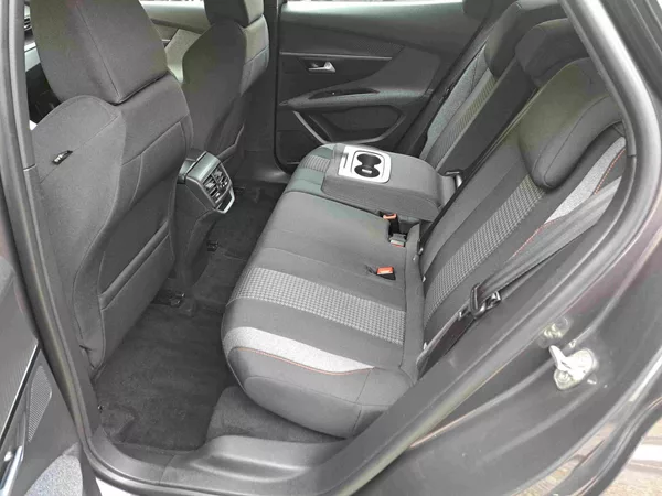 Peugeot 3008 1,2 PT EAT8 LED ALU PDC NAVI - foto 11