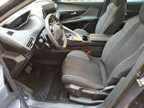 Peugeot 3008 1,2 PT EAT8 LED 17ALU PDC NAVI - foto 13
