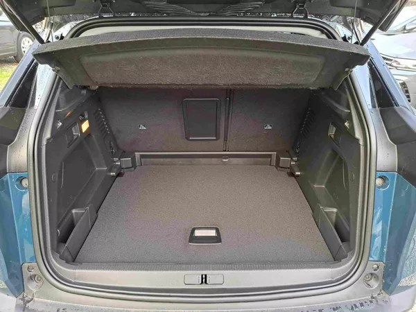 Peugeot 3008 1,2 PT ALLURE 18ALU kameraNAVI - foto 14