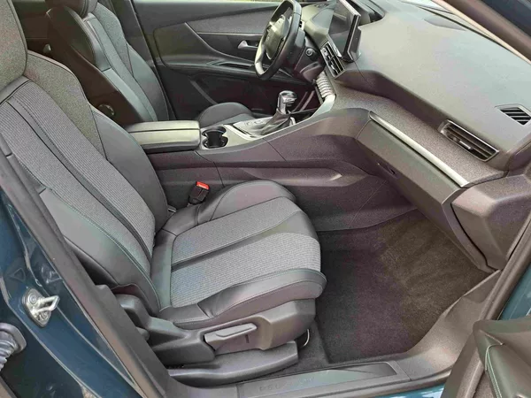 Peugeot 3008 1,2 PT ALLURE 18ALU kameraNAVI - foto 9
