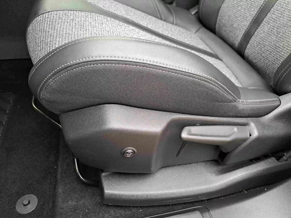 Peugeot 3008 HDI-96 ALLURE VIRTUAL PDC NAVI - foto 14