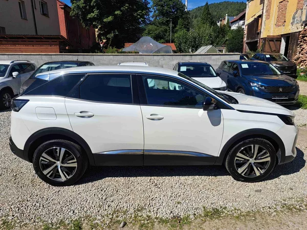 Peugeot 3008 1,2 PT EAT8 ALLURE kamera NAVI - foto 2