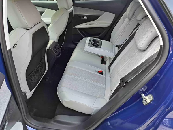 Peugeot 3008 1,2 PT EAT8 LED ALLURE NAVI - foto 12