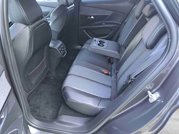Peugeot 3008 1,2 PT ALLURE LED 18ALU NAVI - foto 12
