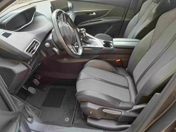 Peugeot 3008 1,2 PT ALLURE LED 18ALU NAVI - foto 13