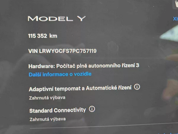 Tesla Model Y RWD 255kW Standard Range 19ALU - foto 14