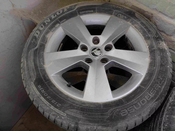 _ 16ALU ŠKODA Superb III 5x112
