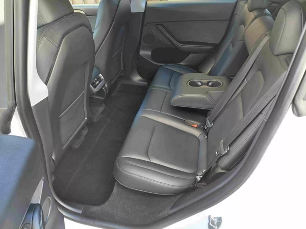 Tesla Model Y AWD Long Range - foto 10