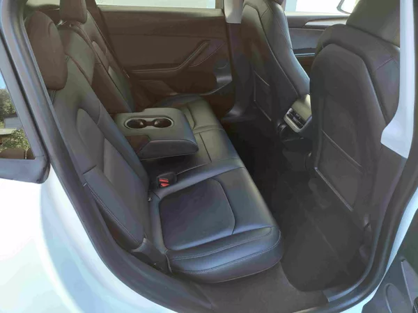 Tesla Model Y AWD Long Range - foto 9