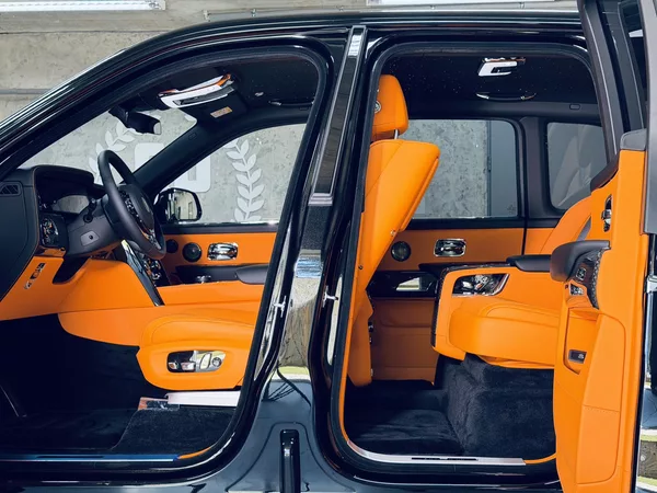 Rolls-Royce Cullinan Black B SHOOTING STARS BESPOKE - foto 18