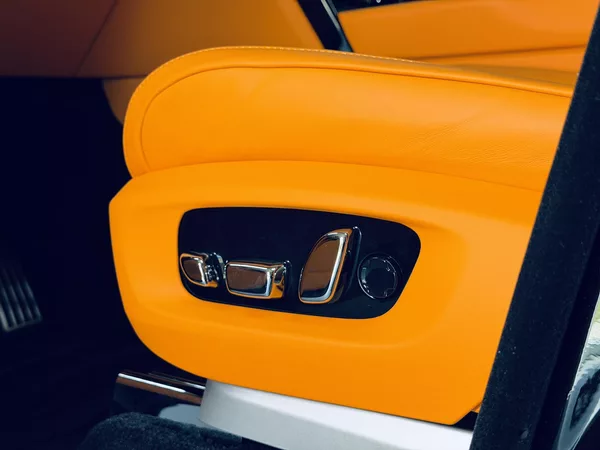 Rolls-Royce Cullinan Black B SHOOTING STARS BESPOKE - foto 19