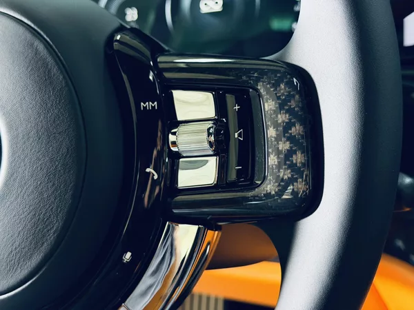 Rolls-Royce Cullinan Black B SHOOTING STARS BESPOKE - foto 24