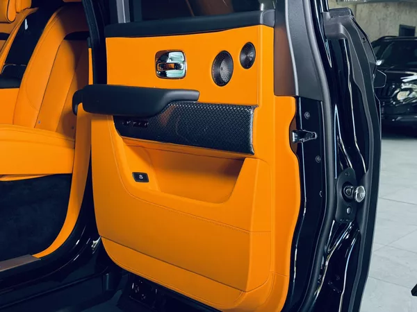 Rolls-Royce Cullinan Black B SHOOTING STARS BESPOKE - foto 32