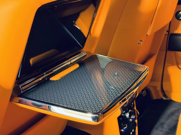 Rolls-Royce Cullinan Black B SHOOTING STARS BESPOKE - foto 40