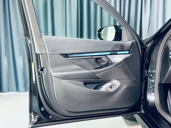 BMW Řada 5 520i*ZÁRUKA*TAŽNÉ*HARM&KARDON - foto 15