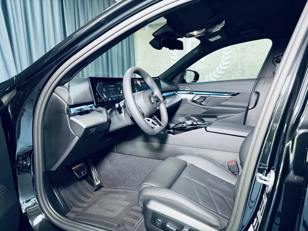 BMW Řada 5 520i*ZÁRUKA*TAŽNÉ*HARM&KARDON - foto 17