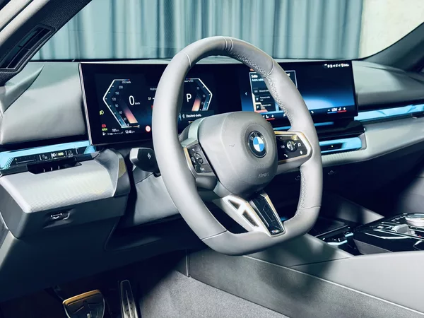 BMW Řada 5 520i*ZÁRUKA*TAŽNÉ*HARM&KARDON - foto 18