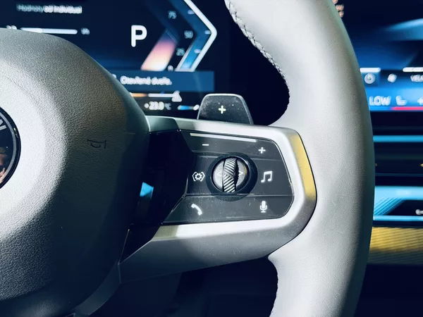 BMW Řada 5 520i*ZÁRUKA*TAŽNÉ*HARM&KARDON - foto 23