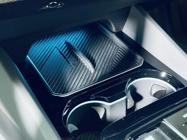 BMW Řada 5 520i*ZÁRUKA*TAŽNÉ*HARM&KARDON - foto 27