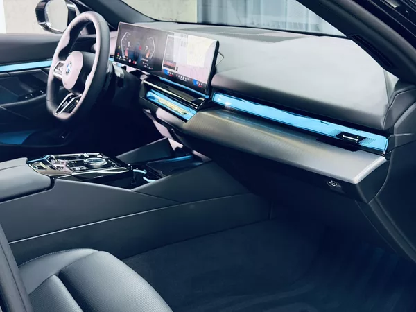 BMW Řada 5 520i*ZÁRUKA*TAŽNÉ*HARM&KARDON - foto 33