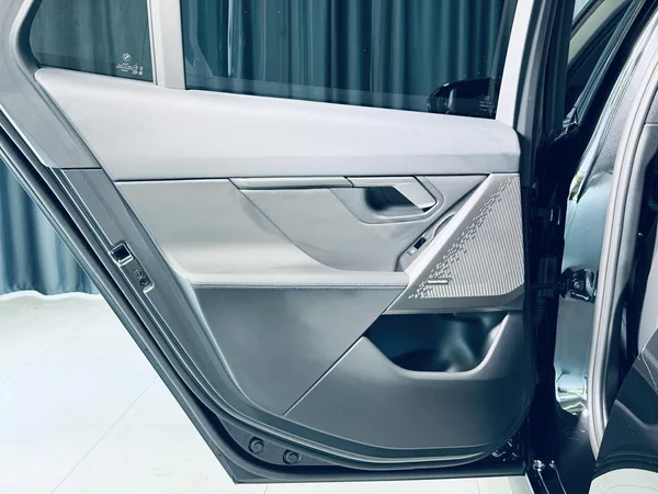 BMW Řada 5 520i*ZÁRUKA*TAŽNÉ*HARM&KARDON - foto 34