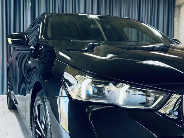 BMW Řada 5 520i*ZÁRUKA*TAŽNÉ*HARM&KARDON - foto 4