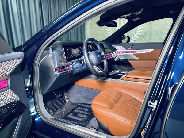 BMW Řada 7 750e*ZÁRUKA*TV*MAX.VÝBAVA - foto 16