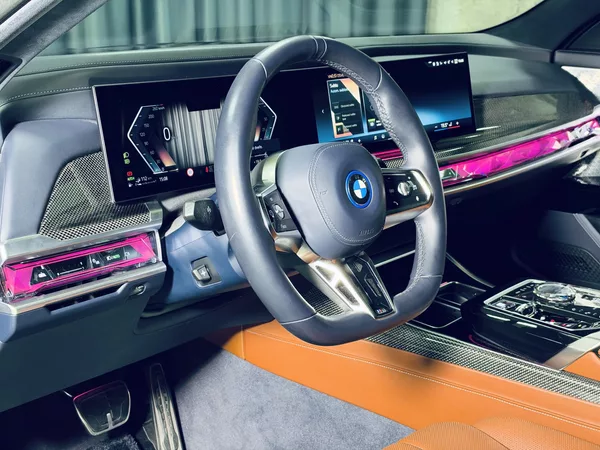 BMW Řada 7 750e*ZÁRUKA*TV*MAX.VÝBAVA - foto 17