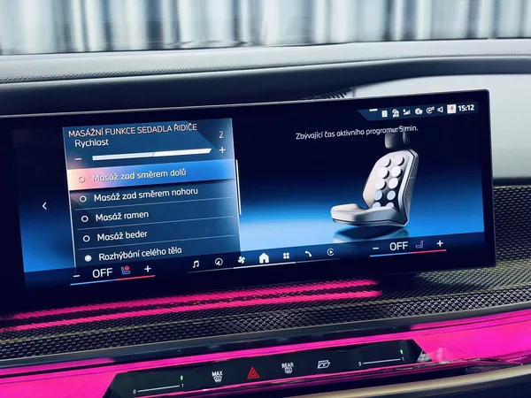 BMW Řada 7 750e*ZÁRUKA*TV*MAX.VÝBAVA - foto 27