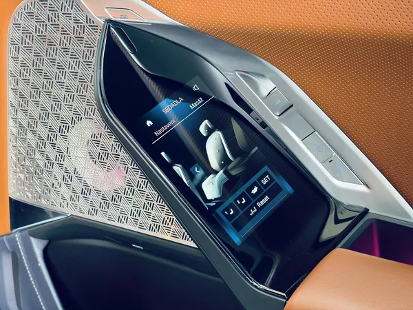 BMW Řada 7 750e*ZÁRUKA*TV*MAX.VÝBAVA - foto 42
