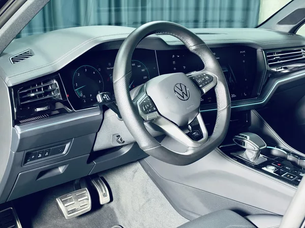 Volkswagen Touareg 3.0TDI*R-LINE*HUD*TAŽ*VZDUCH* - foto 14