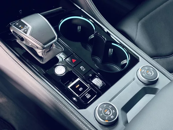 Volkswagen Touareg 3.0TDI*R-LINE*HUD*TAŽ*VZDUCH* - foto 22