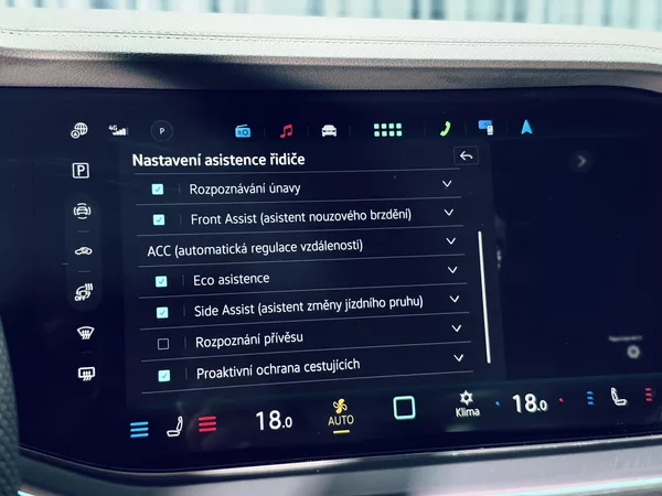Volkswagen Touareg 3.0TDI*R-LINE*HUD*TAŽ*VZDUCH* - foto 25