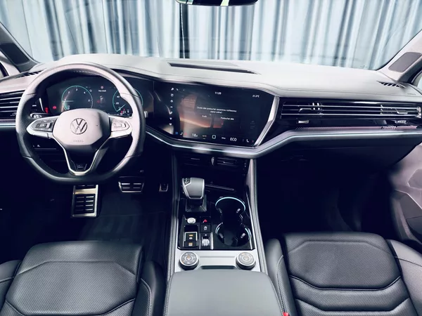 Volkswagen Touareg 3.0TDI*R-LINE*HUD*TAŽ*VZDUCH* - foto 33