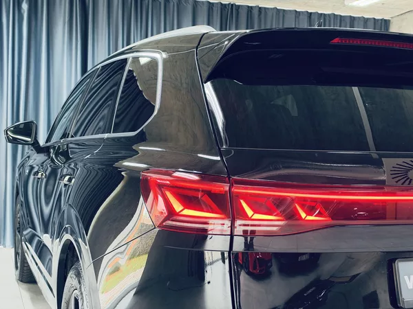 Volkswagen Touareg 3.0TDI*R-LINE*HUD*TAŽ*VZDUCH* - foto 8