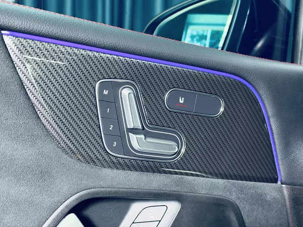 Mercedes-Benz GLB 220d 4M AMG PANO HUD TAŽNÉ - foto 12