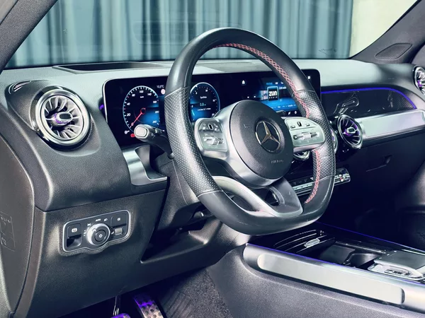 Mercedes-Benz GLB 220d 4M AMG PANO HUD TAŽNÉ - foto 14
