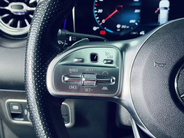 Mercedes-Benz GLB 220d 4M AMG PANO HUD TAŽNÉ - foto 16