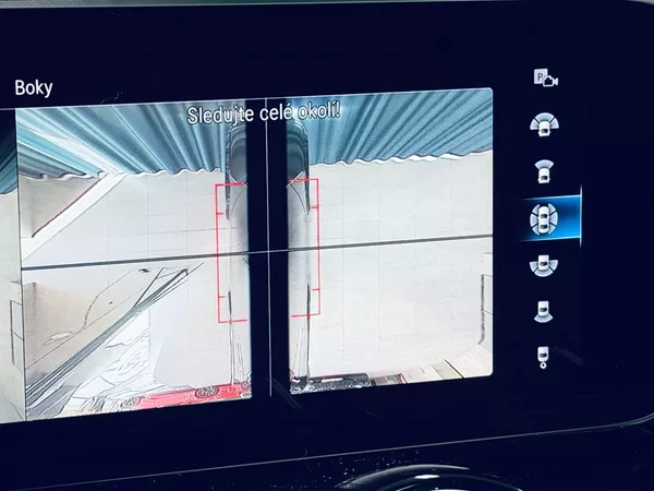 Mercedes-Benz GLB 220d 4M AMG PANO HUD TAŽNÉ - foto 22