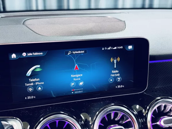 Mercedes-Benz GLB 220d 4M AMG PANO HUD TAŽNÉ - foto 23